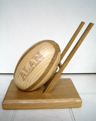 idée cadeau ballon de rugby en bois