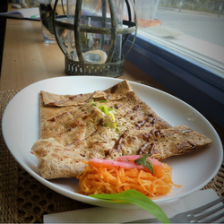 Barathym Yvonand galette sauce piquante d'Yvonand